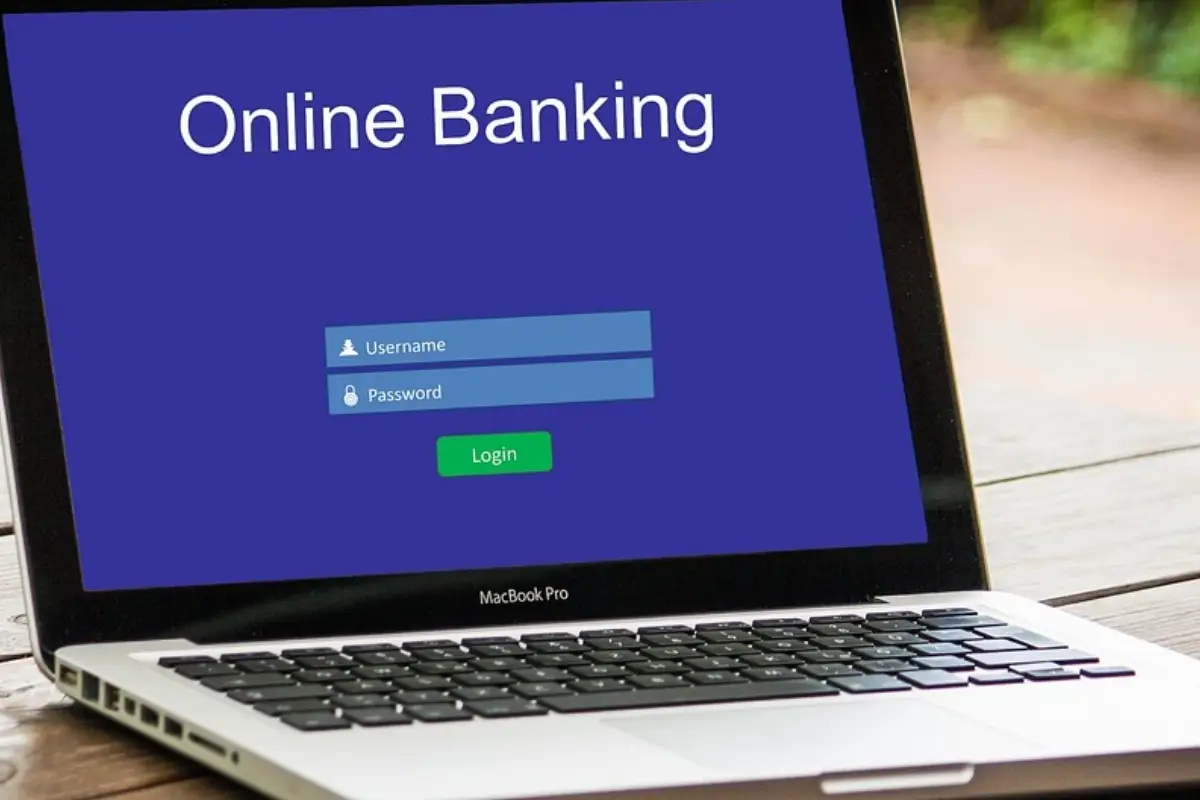 ¿Tu banca online ya no funciona? Esto es lo que podría pasar y cómo afecta a tu dinero