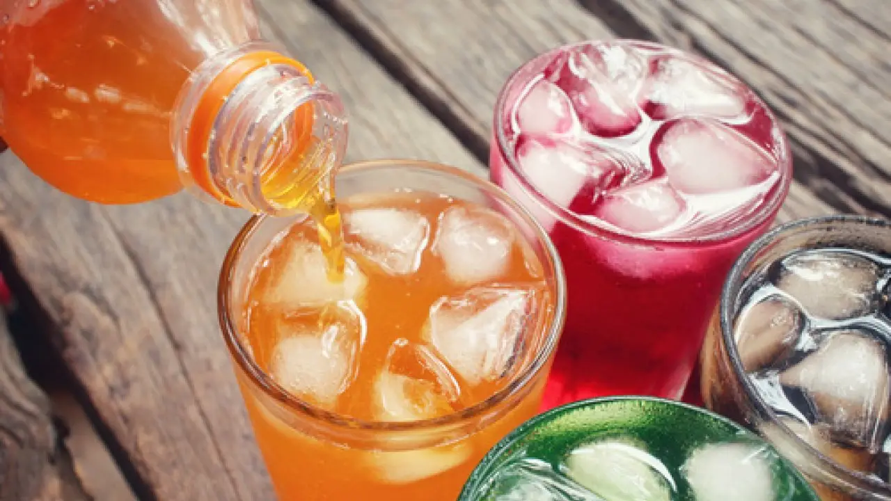 Olvida los refrescos: estas 4 bebidas saludables mejoran tu salud y te ayudan a adelgazar